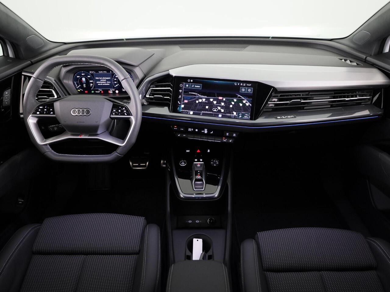 Audi Q4 e-tron 45 S edition Competition e-tron 82 kWh 286 pk | Assistentiepakket plus | Comfortpakket plus | Ambient verlichting | Optiekpakket zwart plus |