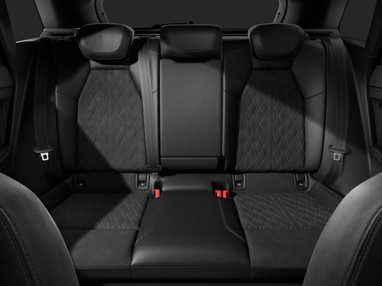 Audi Q4 e-tron S edition Competition e-tron 45 | Keyless | Trekhaak | Assistentie pakket