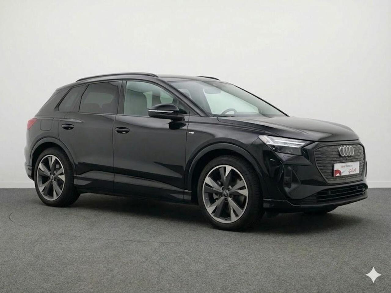 Audi Q4 e-tron 45 quattro S Edition 82 kWh 286pk | Panoramadak | Elektrisch verstelbare stoelen | 20 inch Lichtmetalen velgen | Adaptieve cruise controle