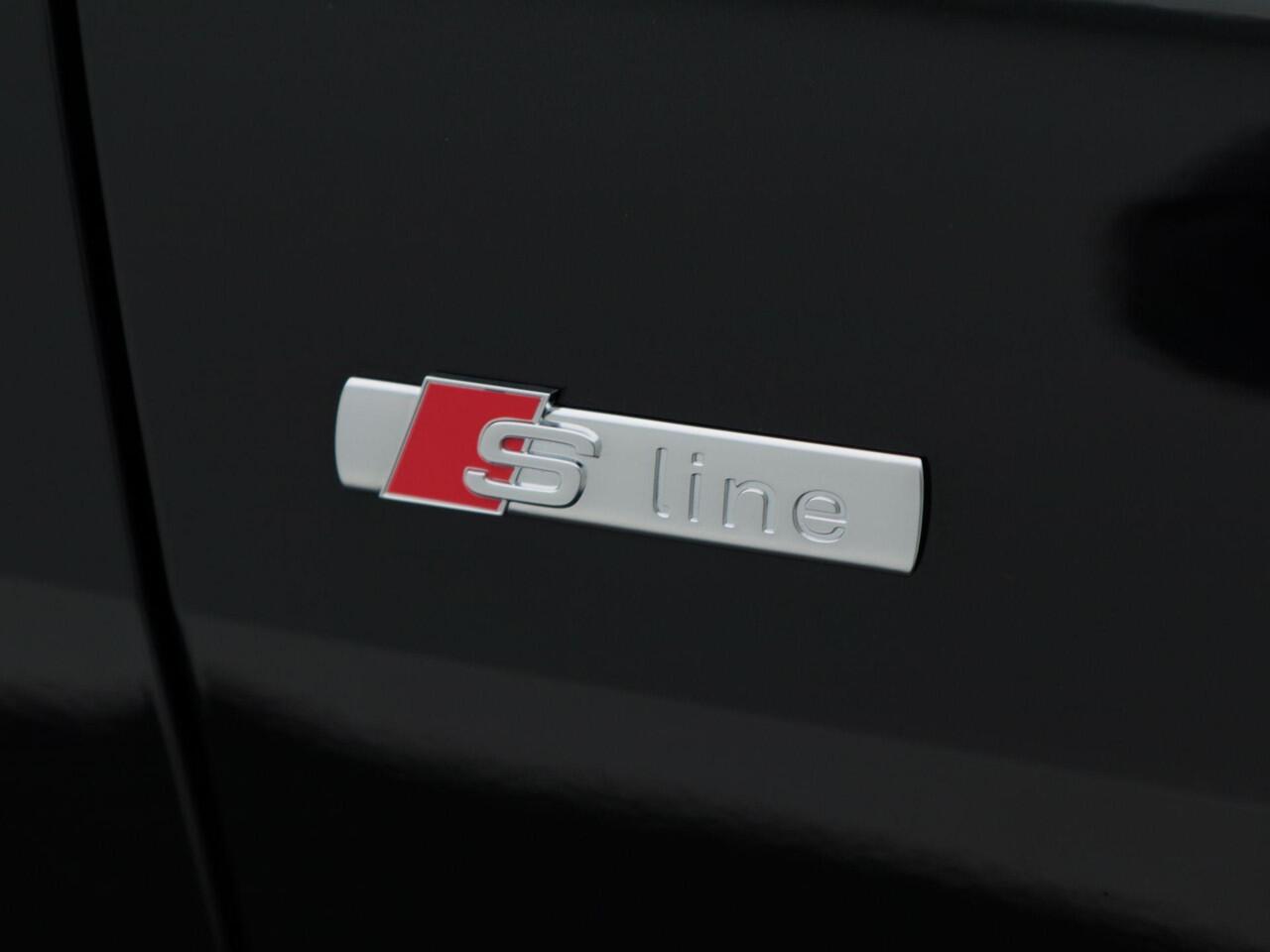 Audi Q4 e-tron 45 quattro S Edition Competition | 286 Pk | Privacy glas | 21 inch | Ambiente verlichting | Zwart optiek |