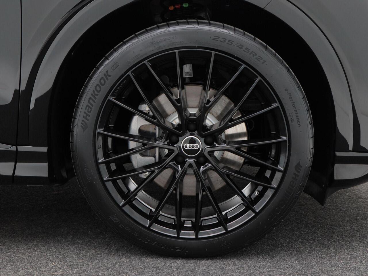 Audi Q4 e-tron 45 quattro S Edition Competition | 286 Pk | Privacy glas | 21 inch | Ambiente verlichting | Zwart optiek |