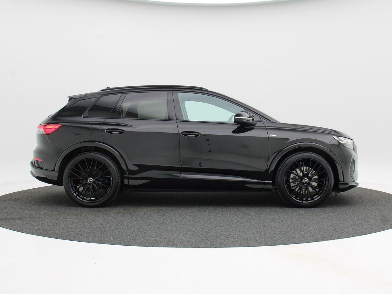Audi Q4 e-tron 45 quattro S Edition Competition | 286 Pk | Privacy glas | 21 inch | Ambiente verlichting | Zwart optiek |