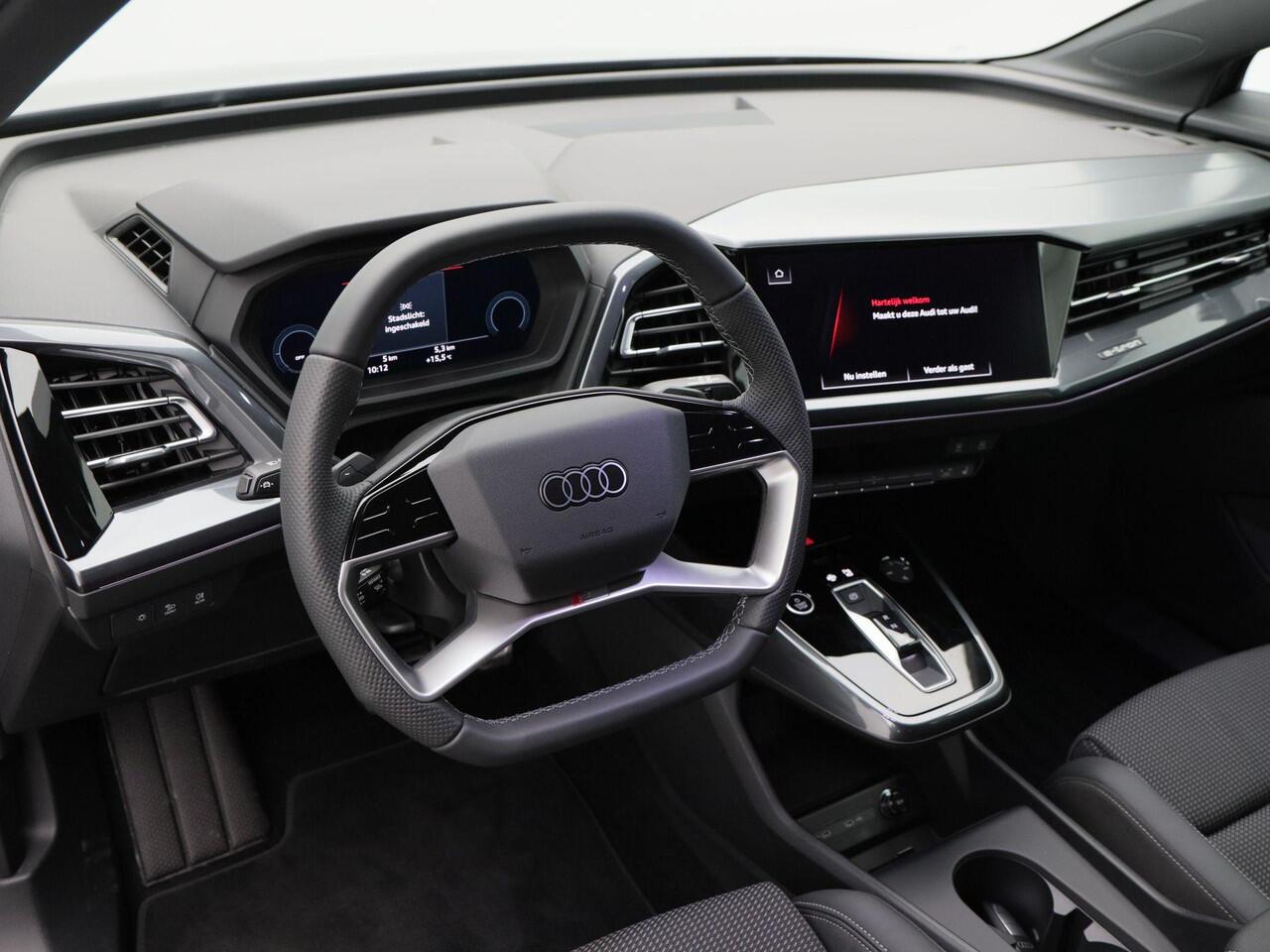 Audi Q4 e-tron S edition Competition 45 | 286 Pk | 20 inch | Privacyglas | Matrix Led | Assistentiepakket plus |