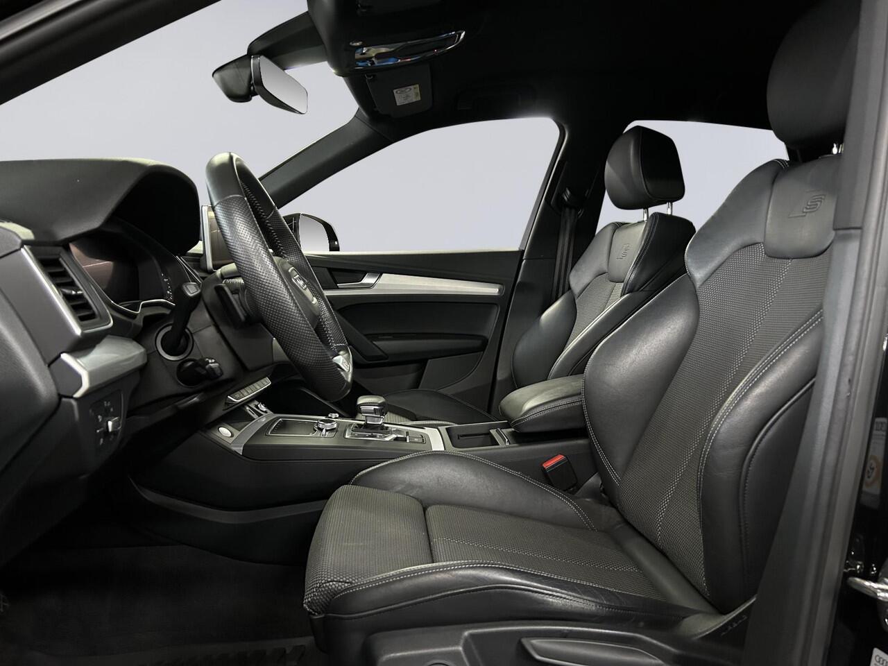 Audi Q5 55 TFSI e quattro S Line /Apple Carplay/BTW/Camera Achter/Stoelmassage/Stoelverw./Cruise&Clima control/20'' LMV/Isofix/Elek. trekhaak (MET GARANTIE*)