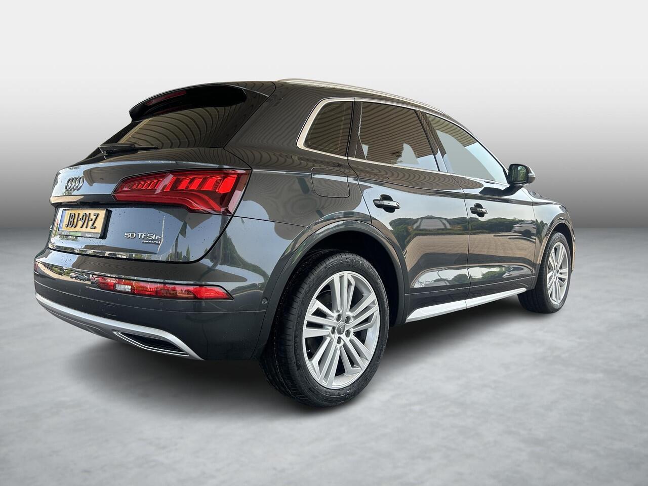 Audi Q5 50 TFSI e Advanced edition PHEV | luchtvering| digitaal dash | trekhaak | verwarmde stoelen |