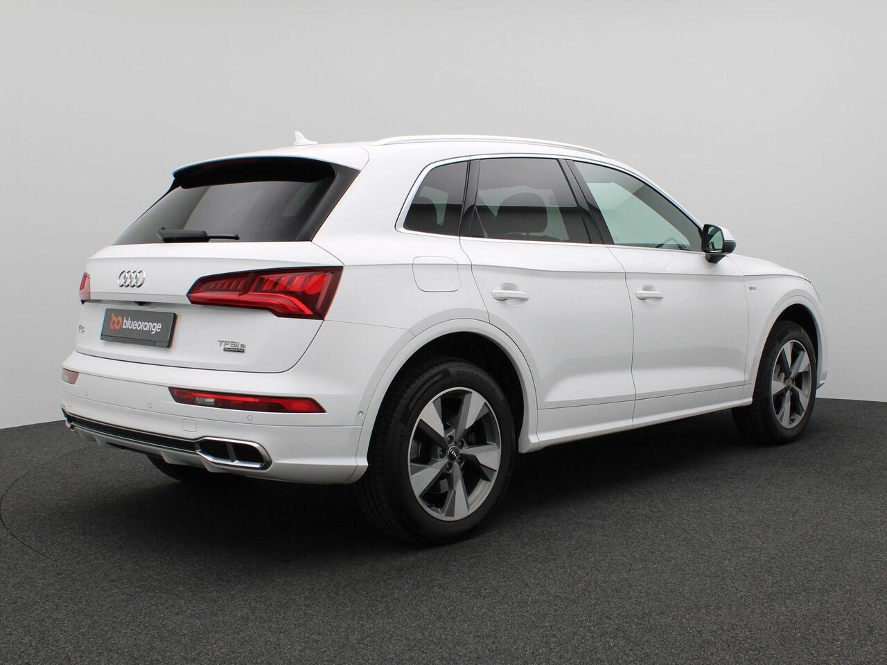 Audi Q5 55 TFSI e quattro S edition S-Tronic 360gr. Camera, Elektr. verst. stoelen, Keyless, B&O Soundsysteem, Matrix-LED verlichting, Side Assist, Elektr. Achterklep, Stoelverwarming, 19" LM Velgen, Adaptieve Cruise Control