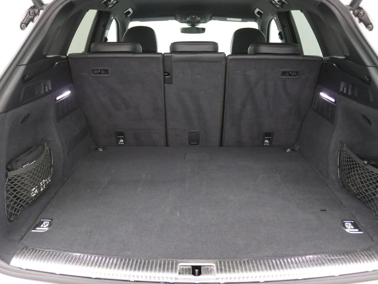 Audi Q5 55 TFSI e quattro S edition S-Tronic 360gr. Camera, Elektr. verst. stoelen, Keyless, B&O Soundsysteem, Matrix-LED verlichting, Side Assist, Elektr. Achterklep, Stoelverwarming, 19" LM Velgen, Adaptieve Cruise Control