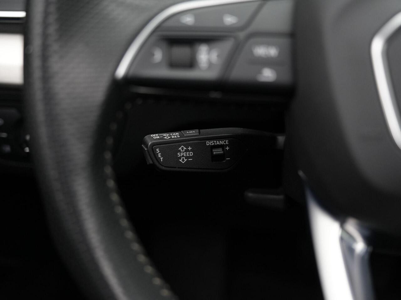 Audi Q5 55 TFSI e 367 pk S-tronic quattro Competition / S-Line | Panoramadak | Trekhaak | Matrix LED | Achteruitrijcamera | Adaptive Cruise