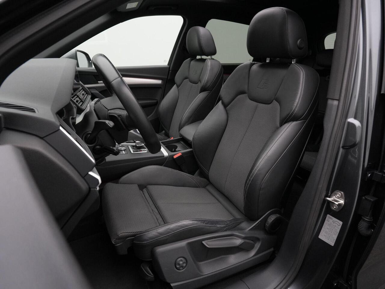 Audi Q5 55 TFSI e 367 pk S-tronic quattro Competition / S-Line | Panoramadak | Trekhaak | Matrix LED | Achteruitrijcamera | Adaptive Cruise