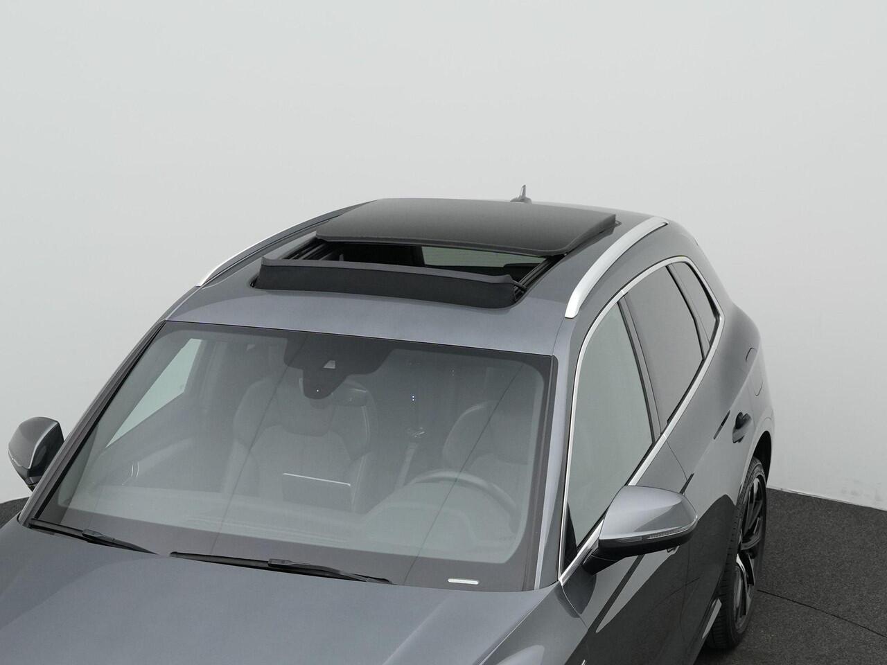 Audi Q5 55 TFSI e 367 pk S-tronic quattro Competition / S-Line | Panoramadak | Trekhaak | Matrix LED | Achteruitrijcamera | Adaptive Cruise