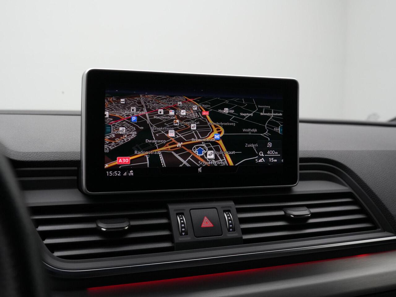 Audi Q5 55 TFSI e 367 pk S-tronic quattro Competition / S-Line | Panoramadak | Trekhaak | Matrix LED | Achteruitrijcamera | Adaptive Cruise