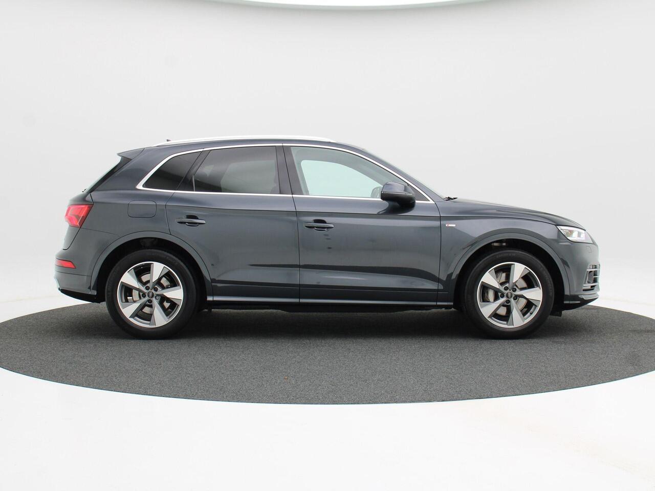Audi Q5 55 TFSi e 367 Pk Automaat quattro S-Line | Adaptive Cruise | Climate Control | Stoelverwarming | Bluetooth | Navigatie | Camera | Keyless | 19 inch | 83.456 km!!