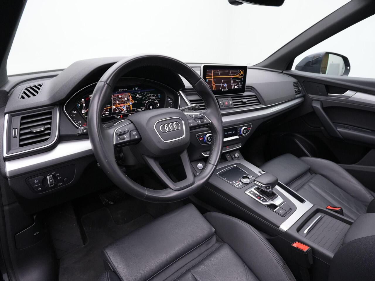 Audi Q5 55 TFSI e Quattro S-Line | Panoramadak | Trekhaak | Luchtvering | Twinleder | Elektr. verstelbare stoelen | Achteruitrijcamera