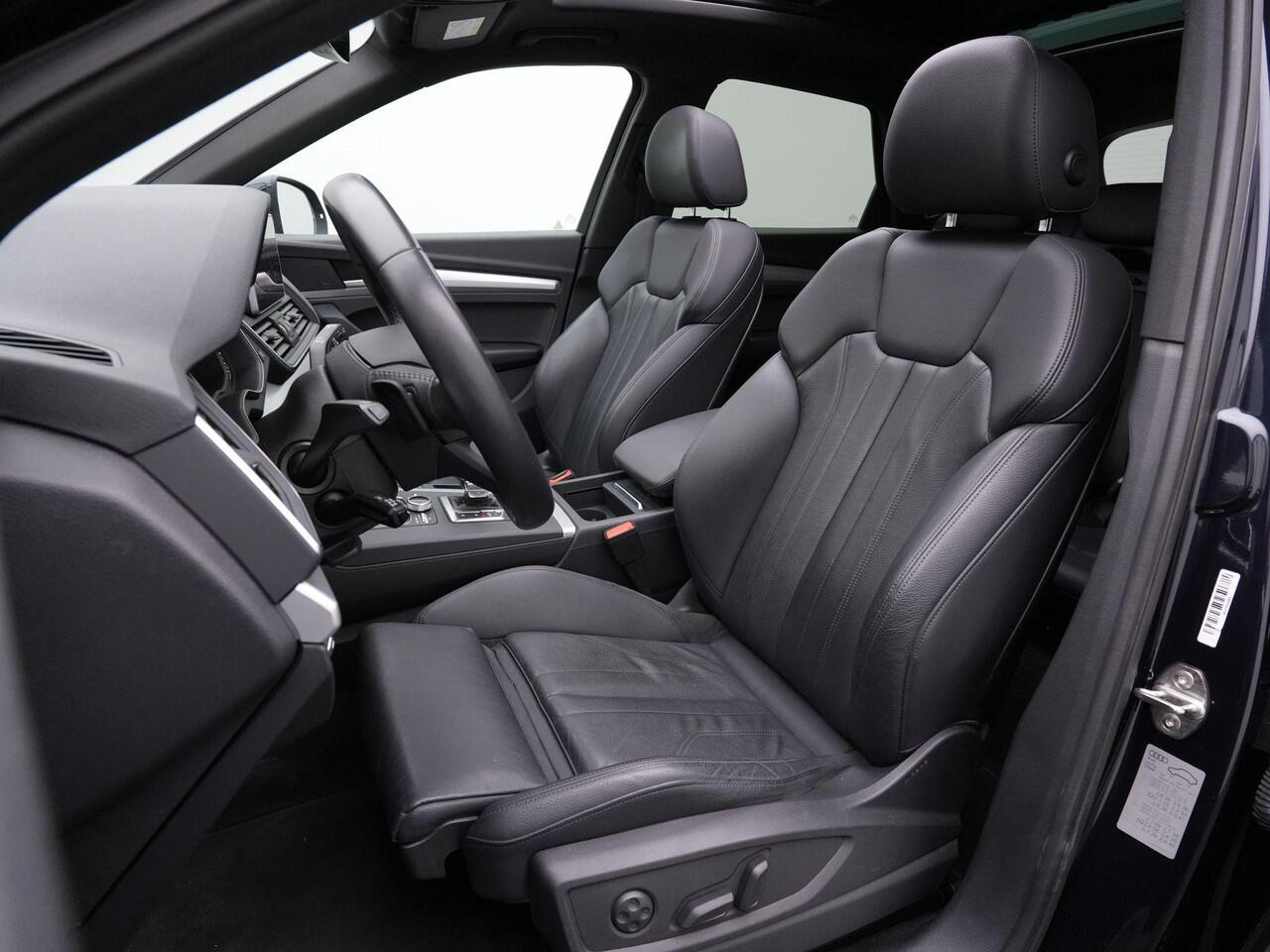 Audi Q5 55 TFSI e Quattro S-Line | Panoramadak | Trekhaak | Luchtvering | Twinleder | Elektr. verstelbare stoelen | Achteruitrijcamera