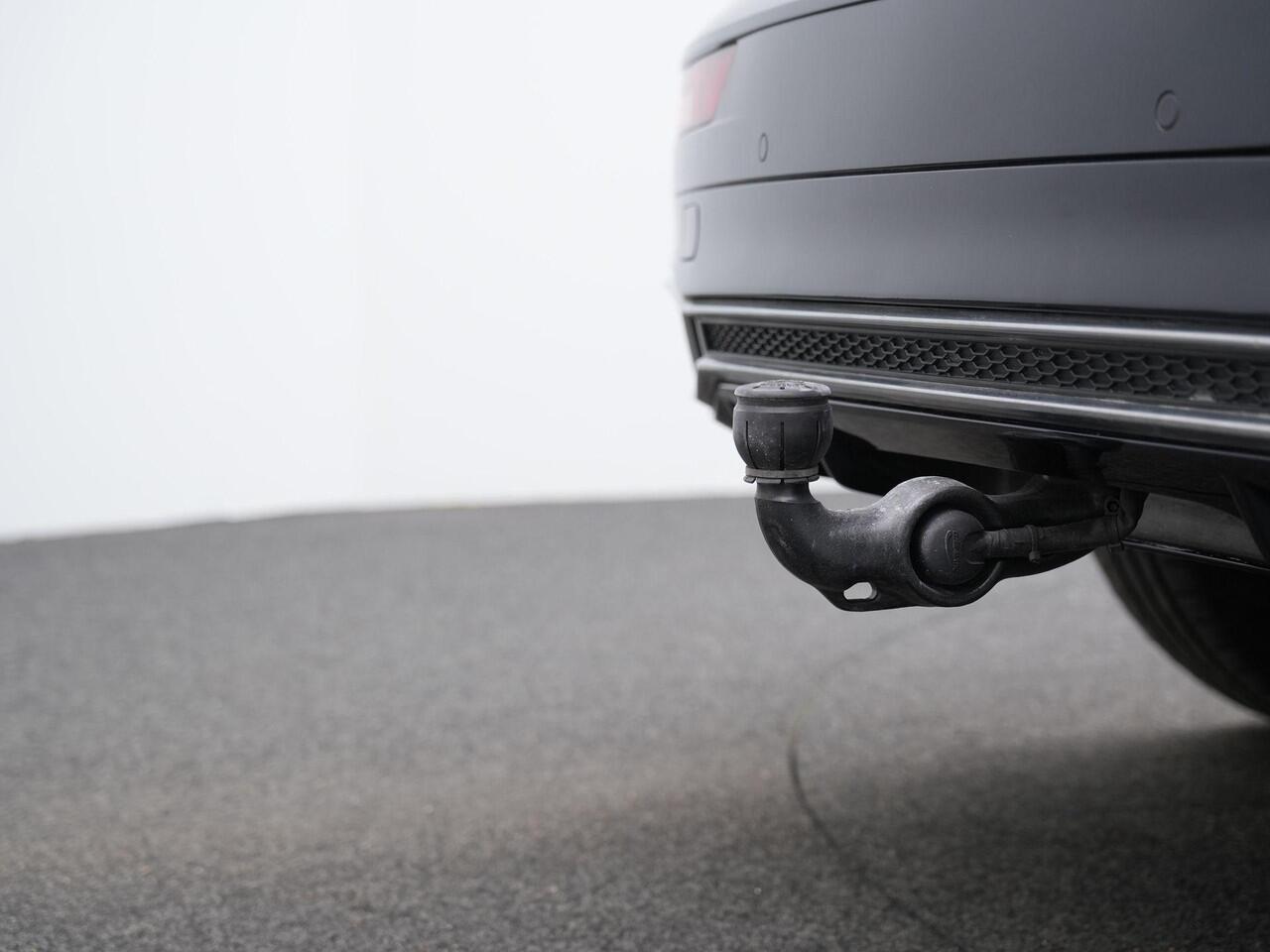 Audi Q5 55 TFSI e Quattro S-Line | Panoramadak | Trekhaak | Luchtvering | Twinleder | Elektr. verstelbare stoelen | Achteruitrijcamera