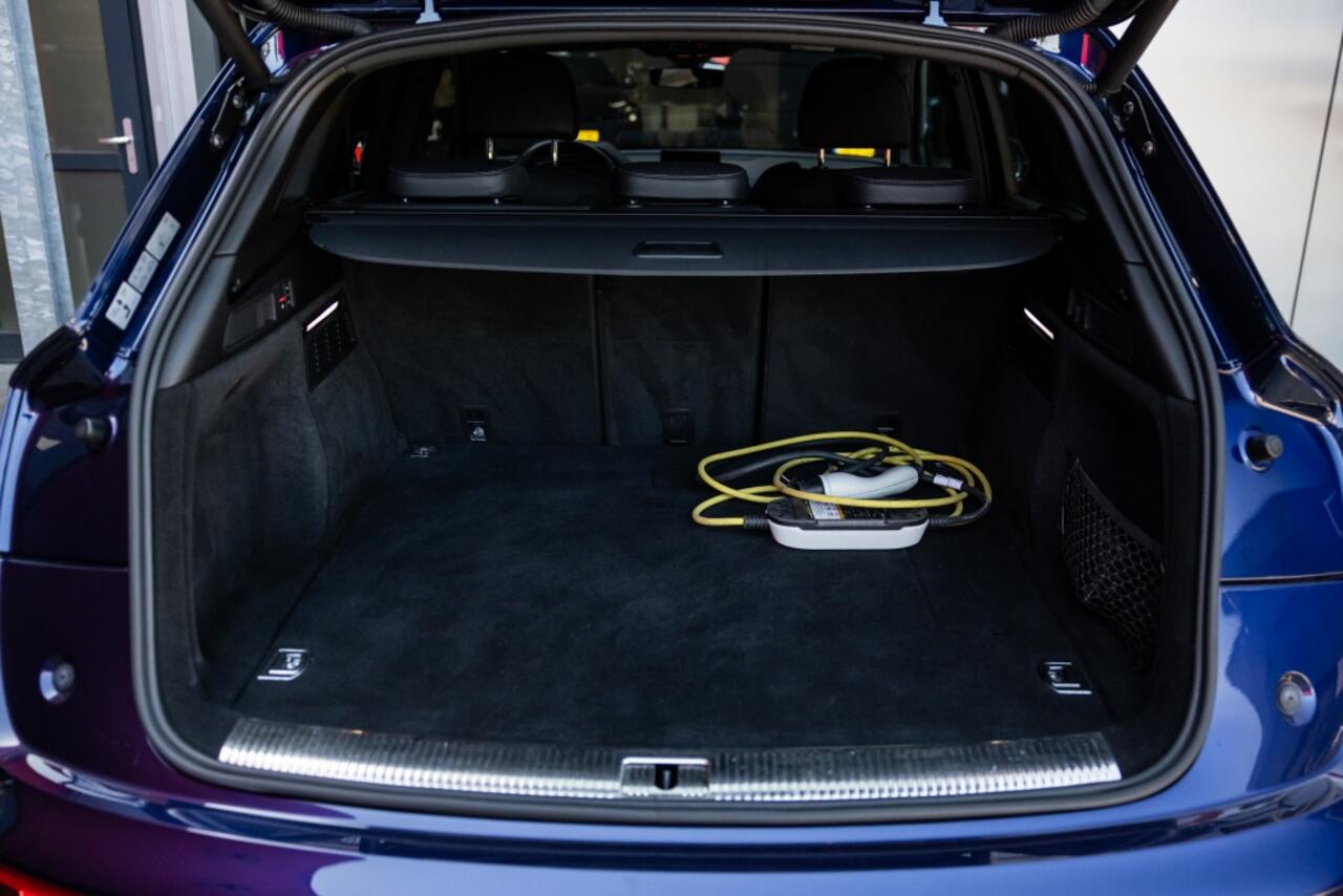 Audi Q5 55 TFSI PHEV S Line | Quattro | Camera | Stoelverwarming |