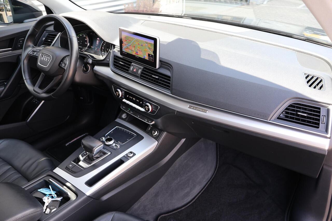Audi Q5 50 TFSI e quattro Pro Line 1e Eigenaar | Dealer Onderh | BTW | 2 Laadkabels | AF Trekhaak | Elek Stoel | Elek Klep | Leder | Camera | Keyless | Start/Stop | LED | PDC | Navi