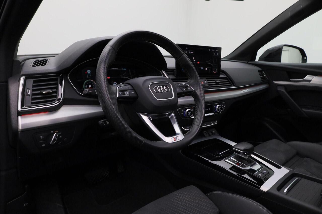 Audi Q5 55 TFSI e 367 pk S-tronic S edition / S-Line | Panoramadak | Trekhaak | Matrix LED | Bang & Olufsen Sound | Leder/alcantara | Massage | Elektr. bestuurdersstoel