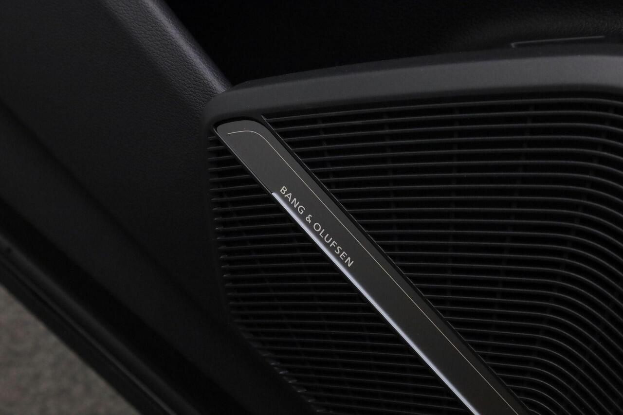 Audi Q5 55 TFSI e 367 pk S-tronic S edition / S-Line | Panoramadak | Rondomzicht camera | Bang & Olufsen | Head-up display | Matrix LED