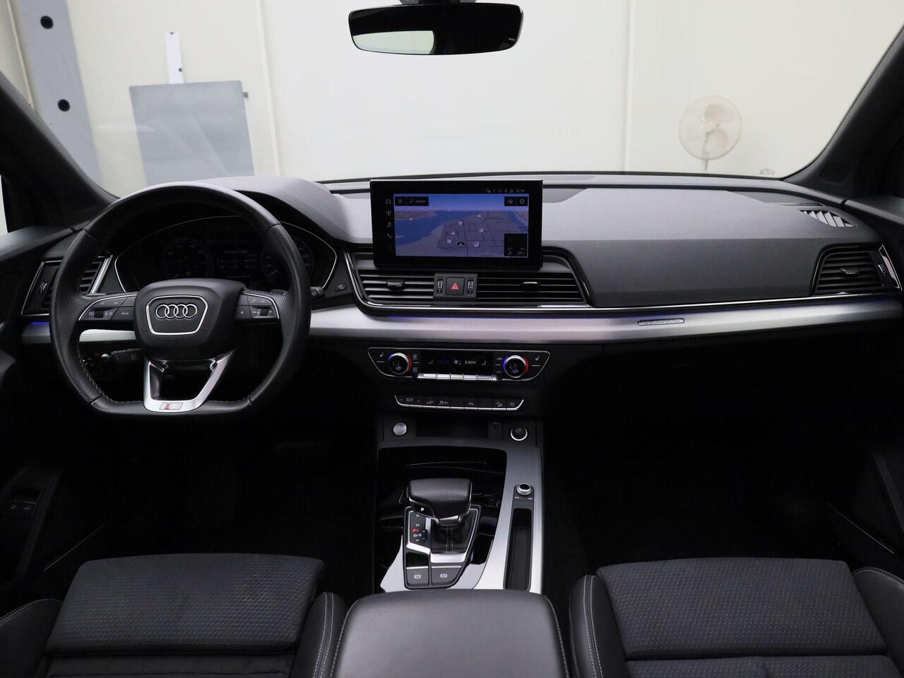 Audi Q5 Sportback 50 TFSIe 220kW/299PK S Line · Panoramadak · Camera · Head-UP Display · Luchtvering · Trekhaak ·