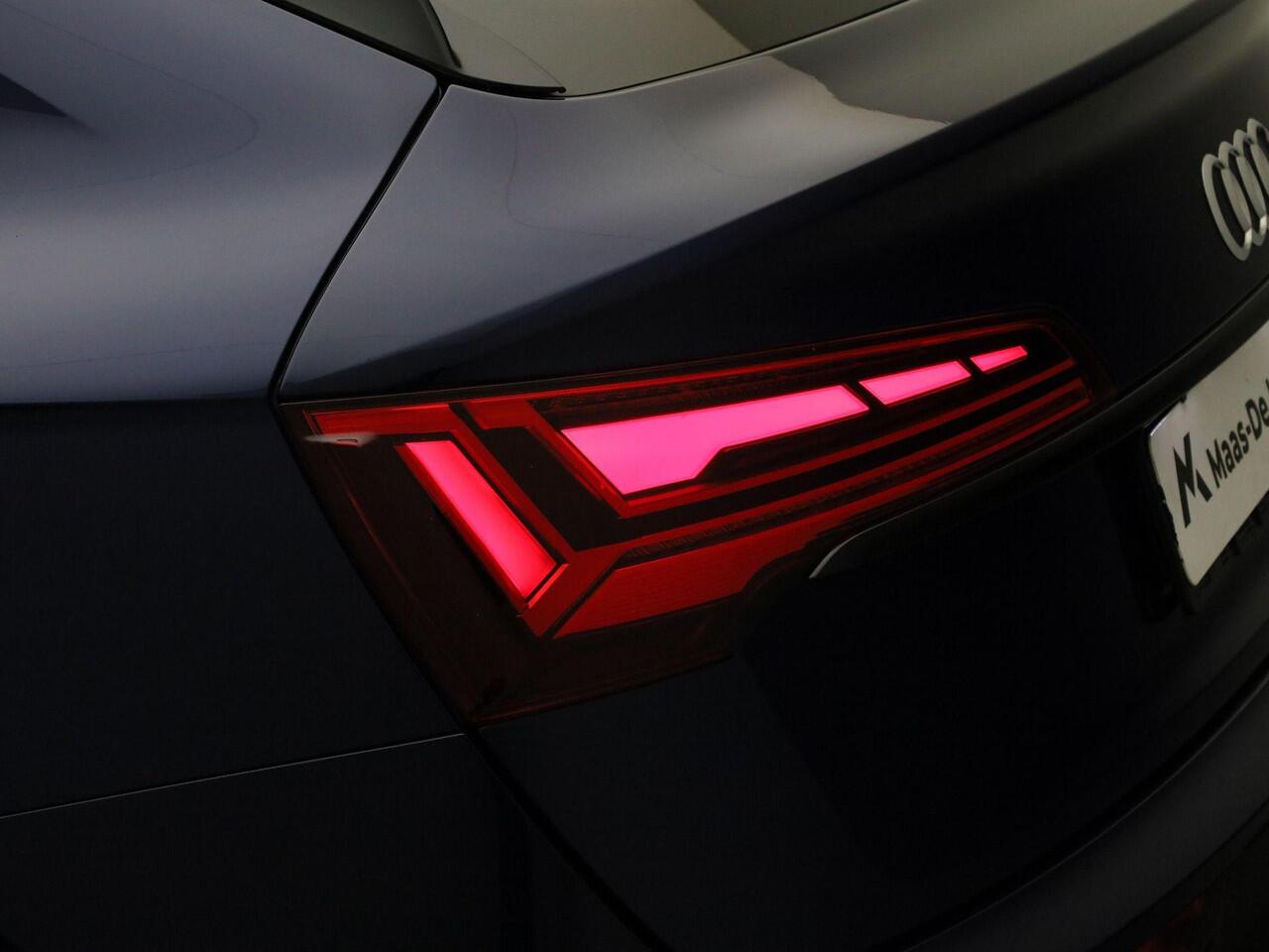 Audi Q5 Sportback 50 TFSIe 220kW/299PK S Line · Panoramadak · Camera · Head-UP Display · Luchtvering · Trekhaak ·