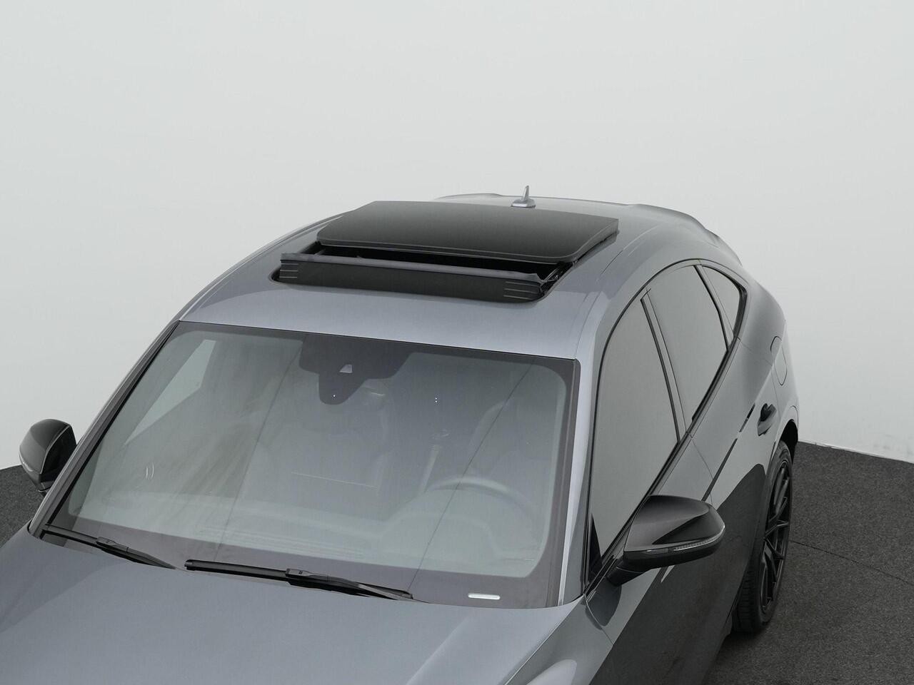 Audi Q5 Sportback 55 TFSI e 367 pk S-tronic S edition / S-Line | Panoramadak | Luchtvering | Leder/alcantara (rood gestikt) | Rondomzicht camera | Geheugenstoel | Bang & Olufsen | Matrix LED