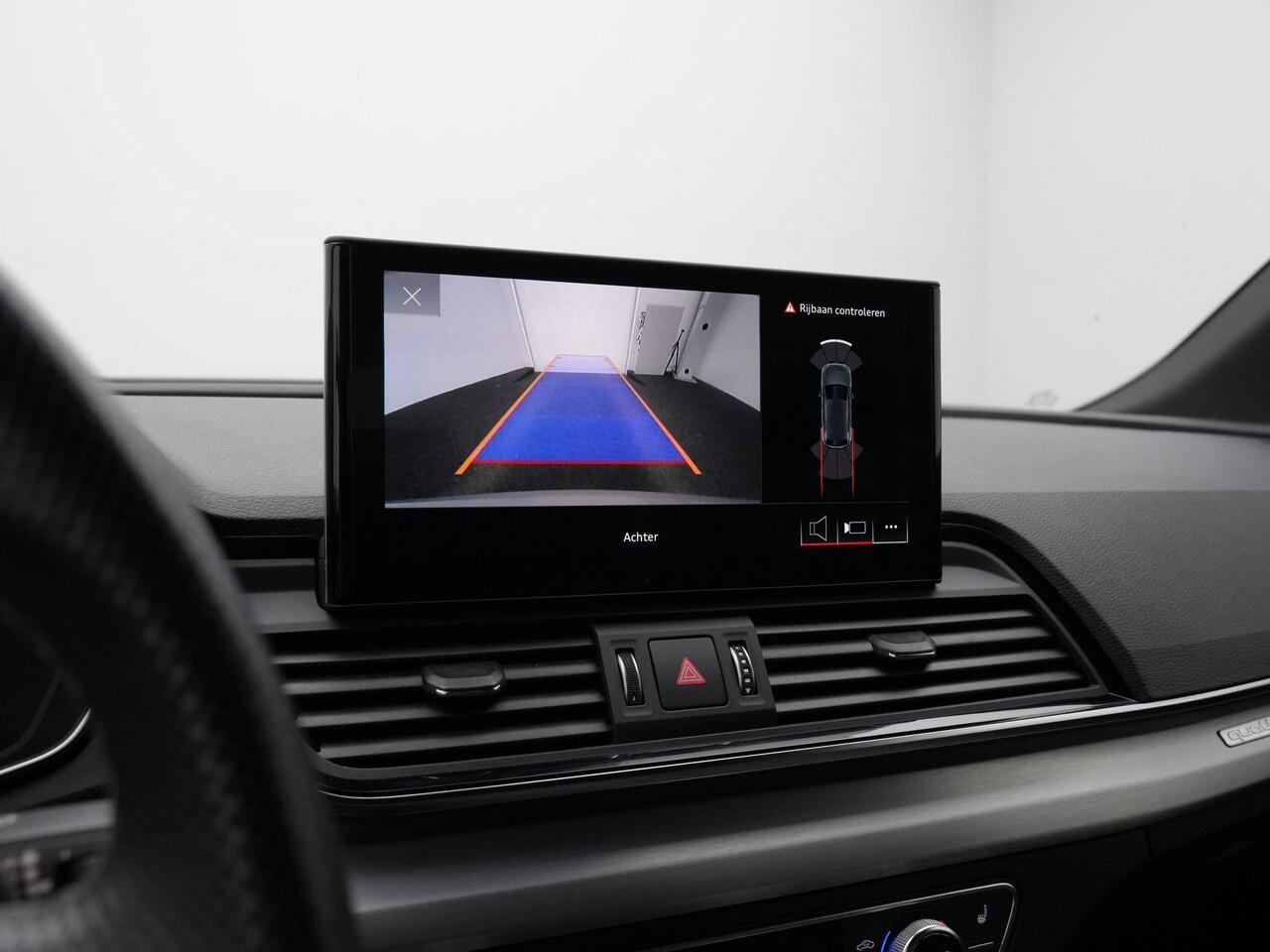 Audi Q5 55 TFSI e 367 pk S-tronic S edition Competition / S-Line | Panoramadak | Trekhaak | Geheugen-/massagestoel | Achteruitrijcamera | Adaptive Cruise