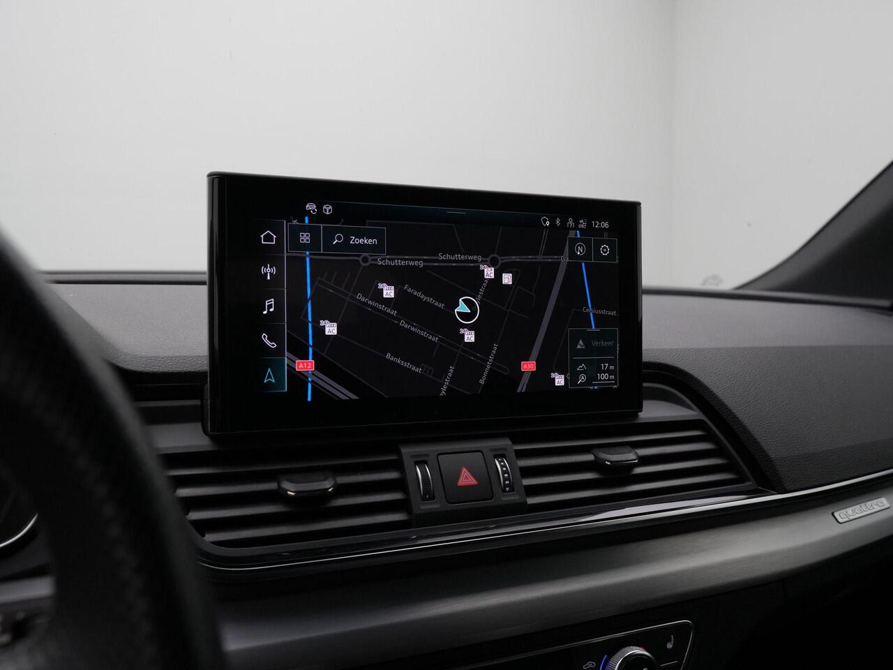 Audi Q5 55 TFSI e 367 pk S-tronic S edition Competition / S-Line | Panoramadak | Trekhaak | Geheugen-/massagestoel | Achteruitrijcamera | Adaptive Cruise