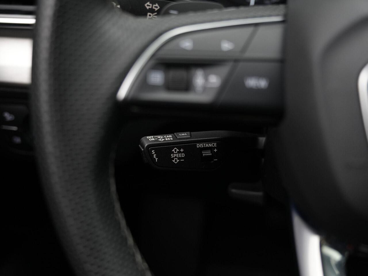 Audi Q5 50 TFSI e 299 pk S-tronic S-Line | Trekhaak | Matrix LED | Achteruitrijcamera | Stoelverwarming | Adaptive Cruise