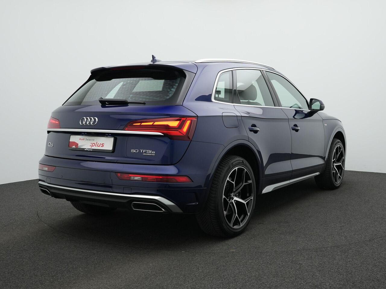 Audi Q5 50 TFSI e 299 pk S-tronic S-Line | Trekhaak | Matrix LED | Achteruitrijcamera | Stoelverwarming | Adaptive Cruise