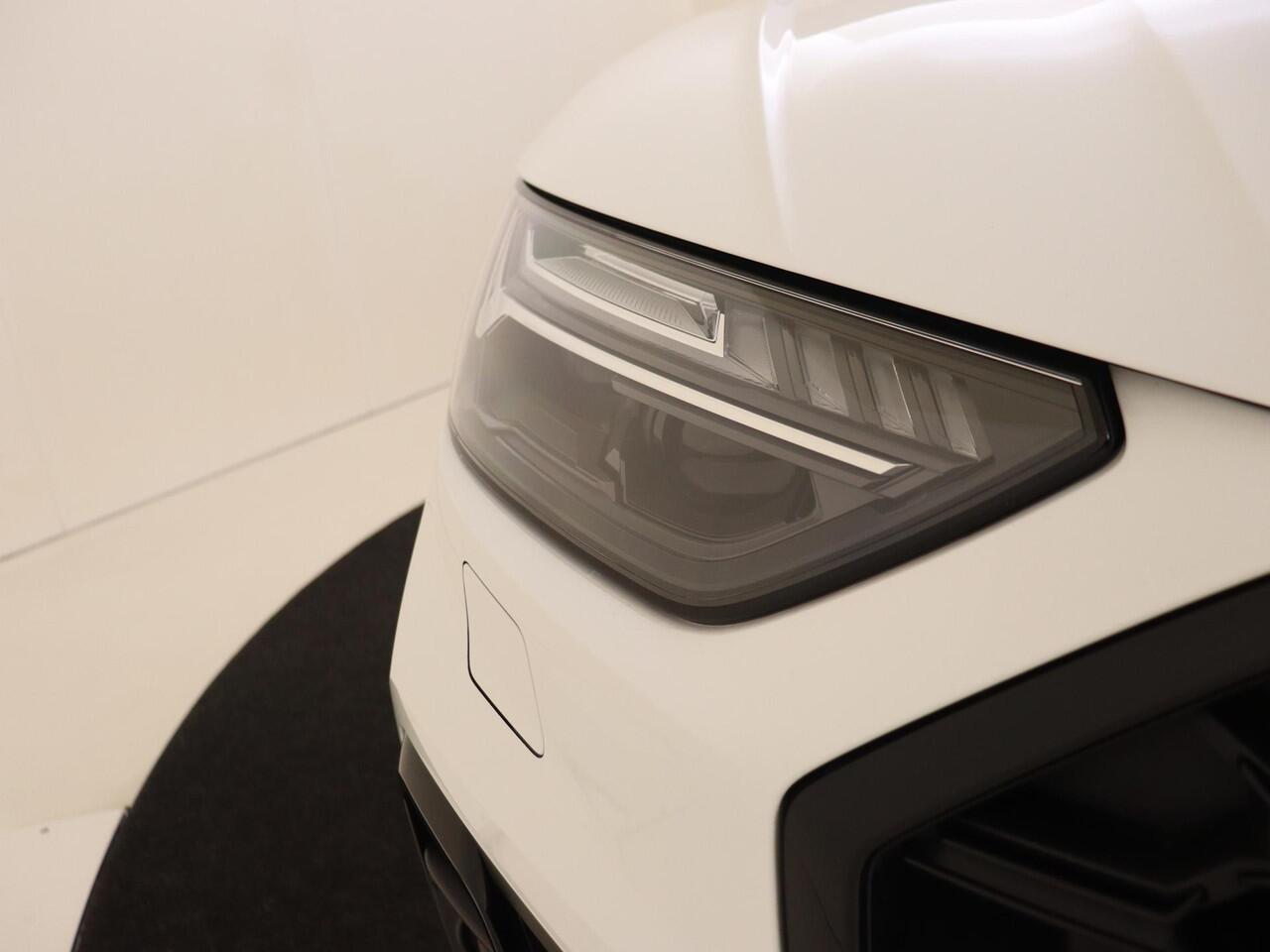 Audi Q5 50 TFSI e S edition | Trekhaak | 360 camera | Navigatie Plus | Keyless | Tour | Stoelverwarming | Parkeerassistent | City |