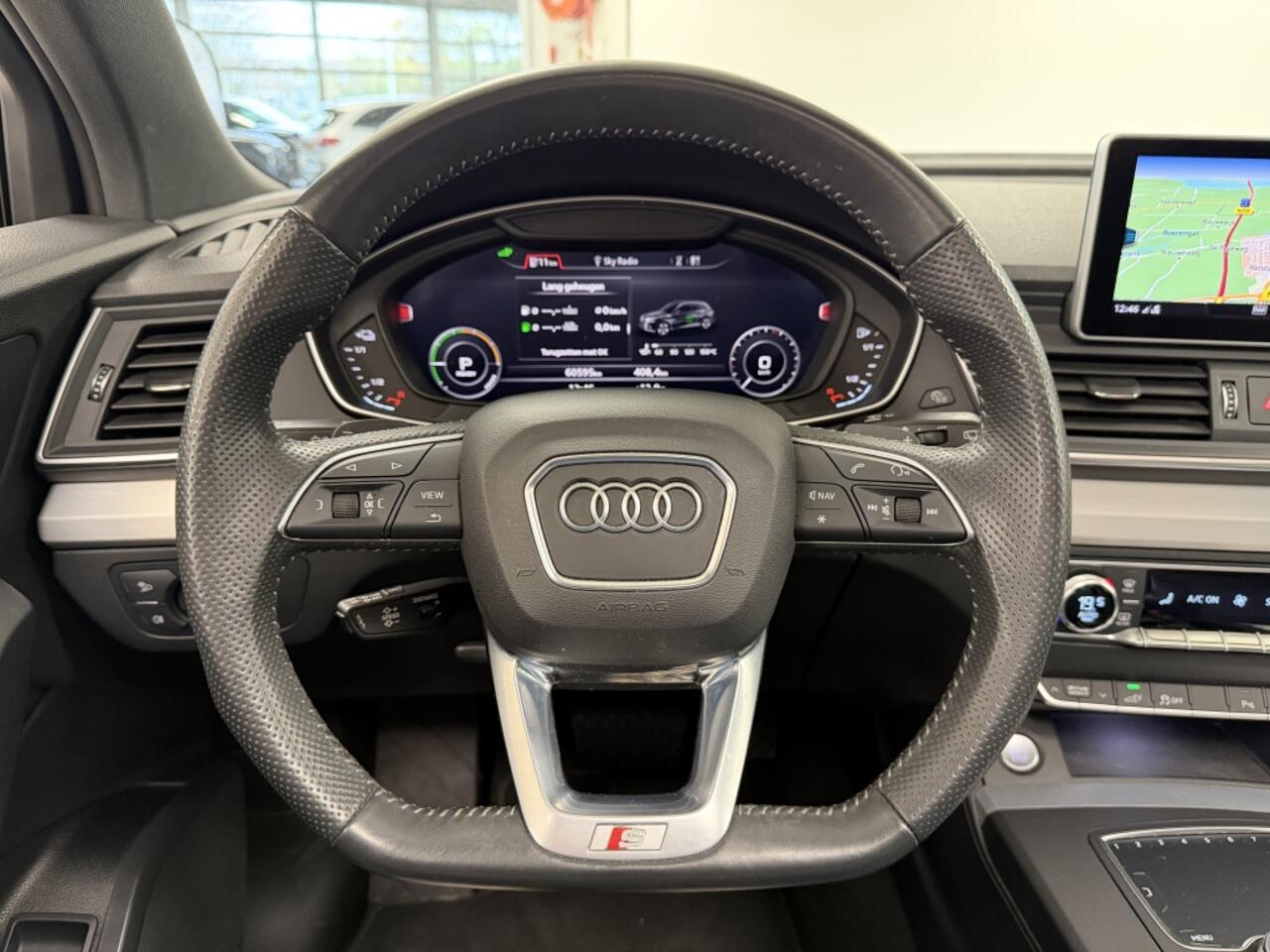 Audi Q5 50 TFSI e S edition | Luchtvering | Trekhaak | Panoramadak |