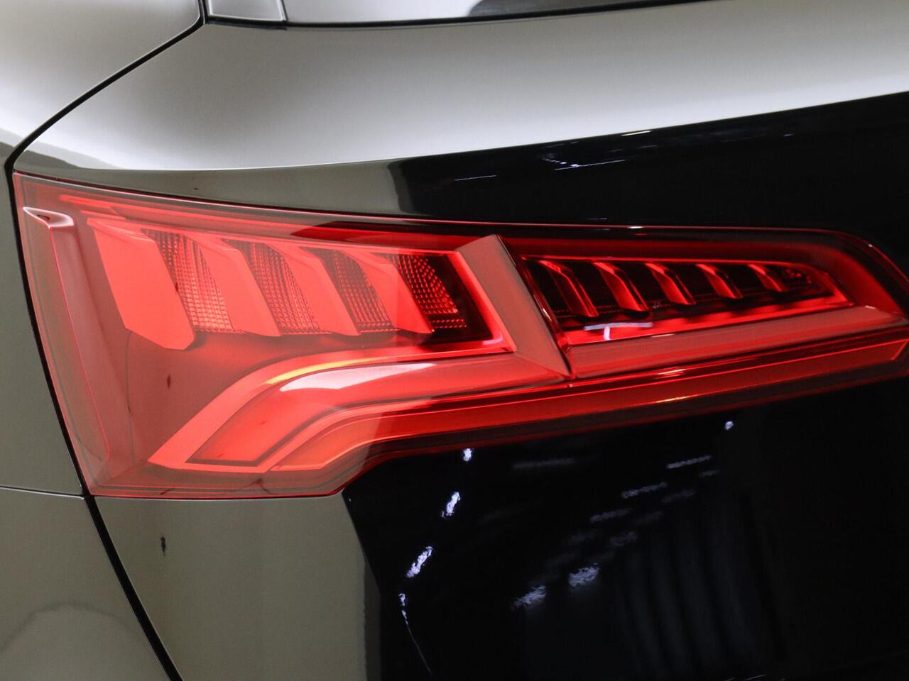 Audi Q5 55 TFSI e S edition | SoH 100% | Keyless | Adaptieve cruise control | 3-zone airco | Navigatie | Stoelverwarming | Elektrische achterklep | Virtual cockpit |