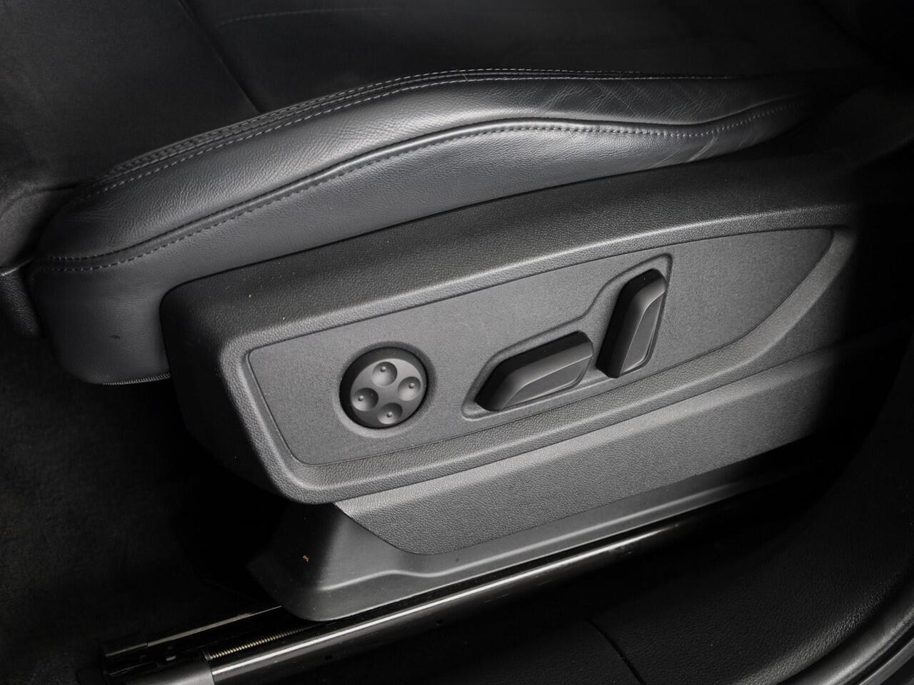 Audi Q5 Sportback 50 TFSI e S edition 299pk | Navigatie | Trekhaak | Parkeercamera | Stoelverwarming | Lichtmetalen velgen