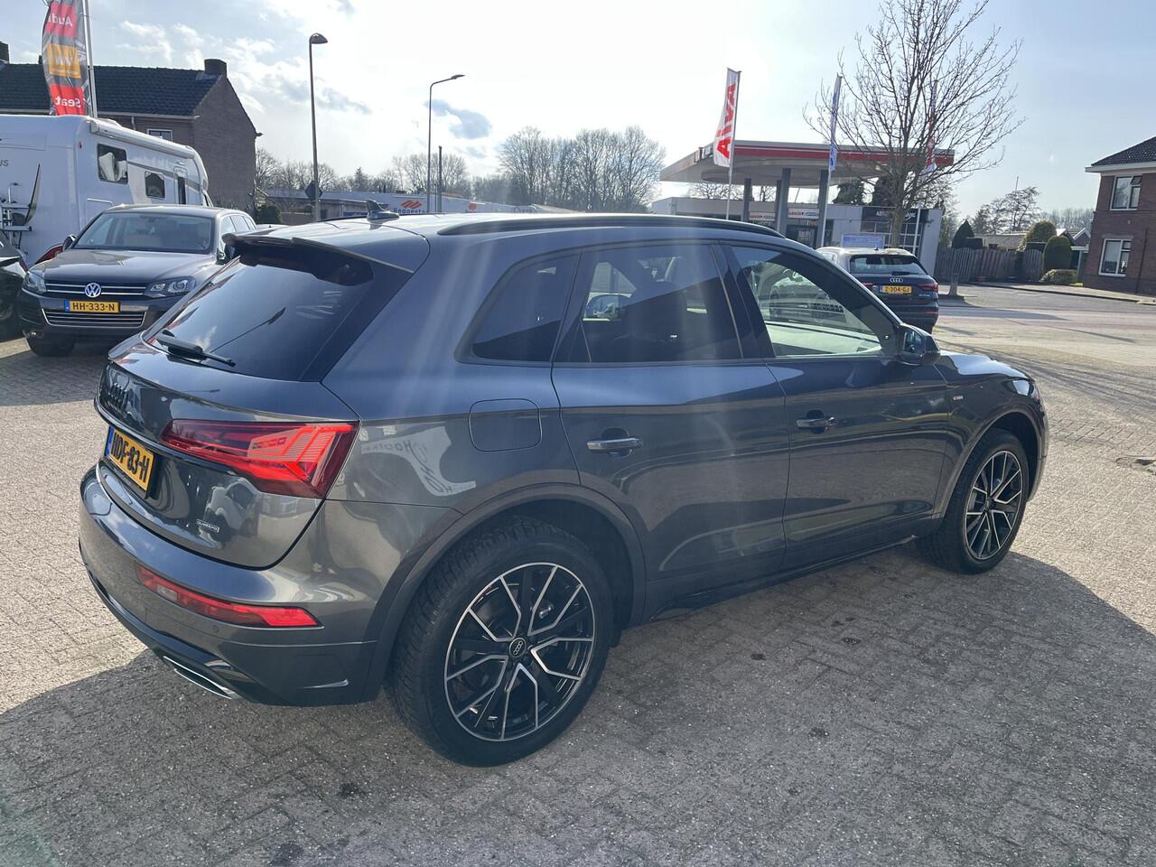 Audi Q5 50 TFSI e S edition Plug inn hybride. S- line uitvoering. Binnen en buiten. navi, pdc, sportstoelen etc.