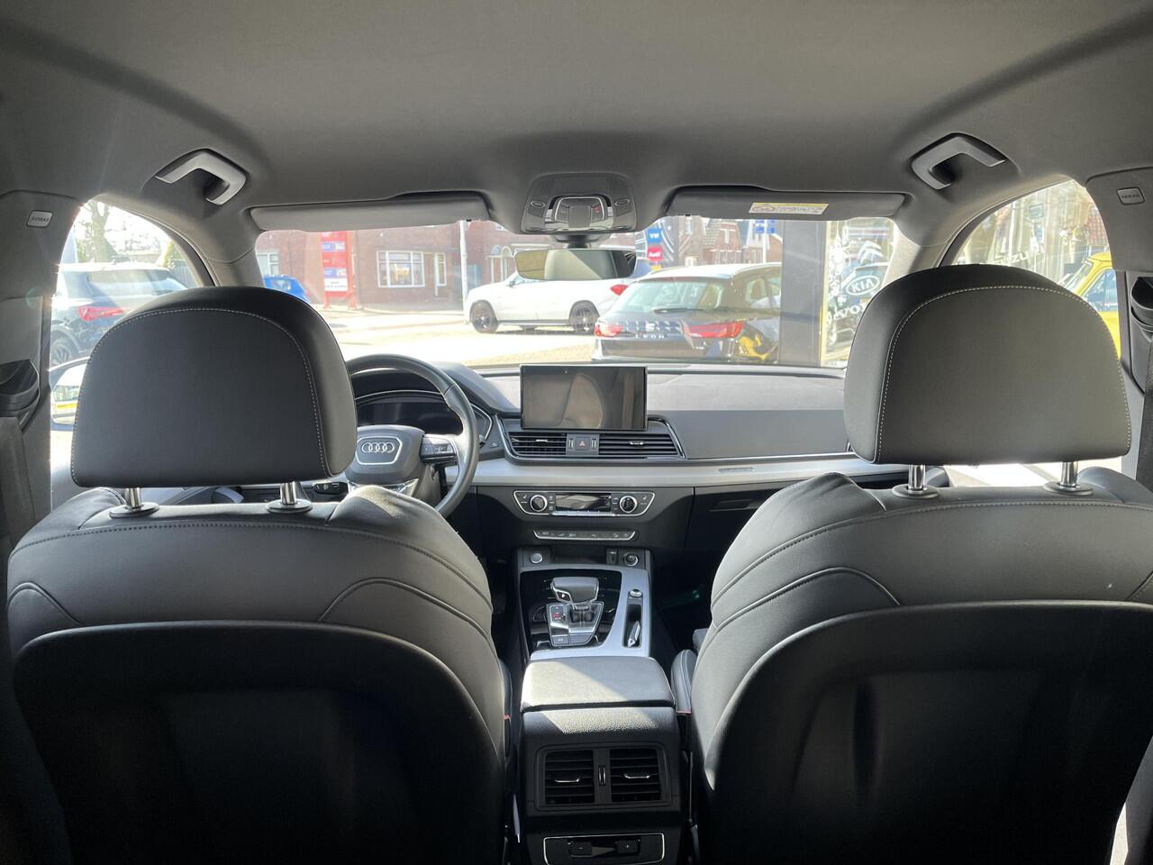 Audi Q5 50 TFSI e S edition Plug inn hybride. S- line uitvoering. Binnen en buiten. navi, pdc, sportstoelen etc.