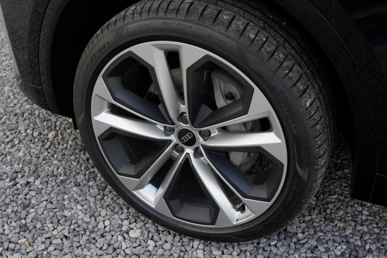 Audi Q5 55 TFSI E S EDITION