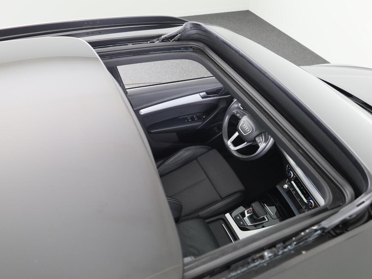 Audi Q5 Sportback 50 TFSI e S edition 299pk | Panoramadak | Trekhaak | Verwarmbare voorstoelen | Adpatieve cruise controle | Matrix koplampen | Navigatie