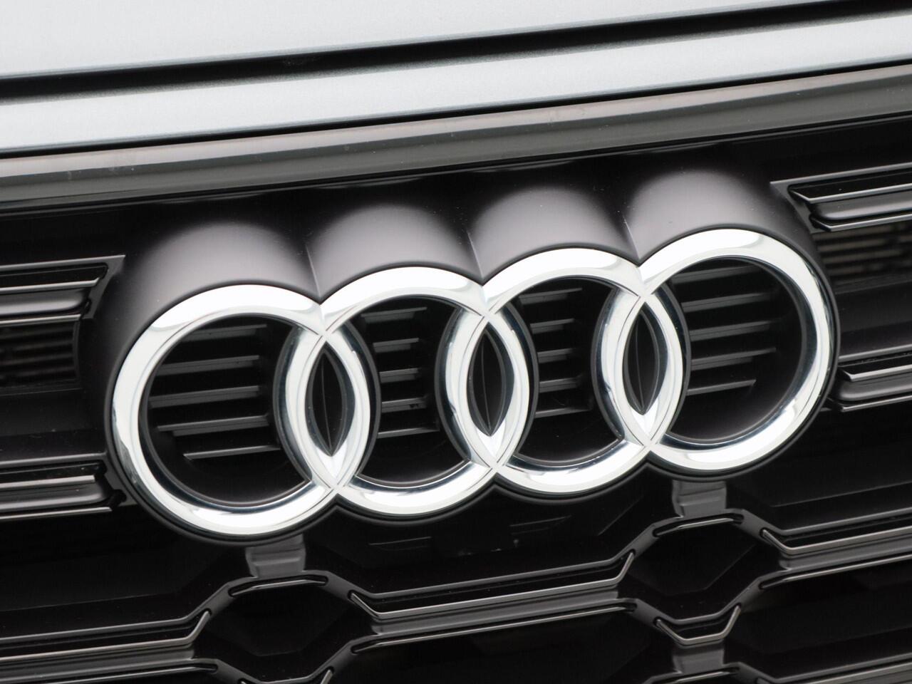 Audi Q5 55 TFSi e 368 Pk Automaat S-Line | Zwart Optiek | CarPlay | Camera | Stoelverwarming | Elektrische Achterklep | 20 Inch | 64.901 Km!!