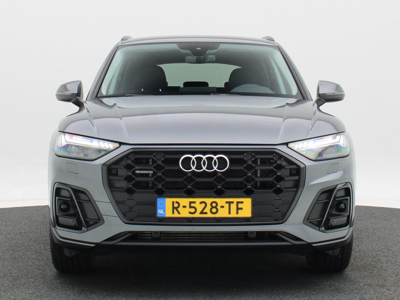 Audi Q5 55 TFSi e 368 Pk Automaat S-Line | Zwart Optiek | CarPlay | Camera | Stoelverwarming | Elektrische Achterklep | 20 Inch | 64.901 Km!!