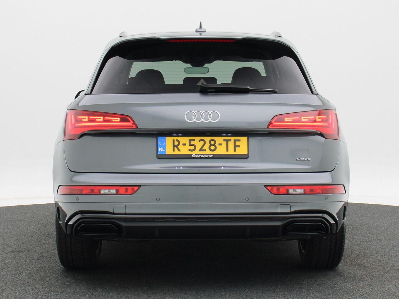 Audi Q5 55 TFSi e 368 Pk Automaat S-Line | Zwart Optiek | CarPlay | Camera | Stoelverwarming | Elektrische Achterklep | 20 Inch | 64.901 Km!!