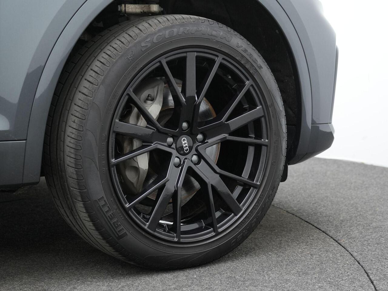 Audi Q5 55 TFSI e Quattro Competition / S-Line | Panoramadak | Trekhaak | Achteruitrijcamera | Stoelverwarming