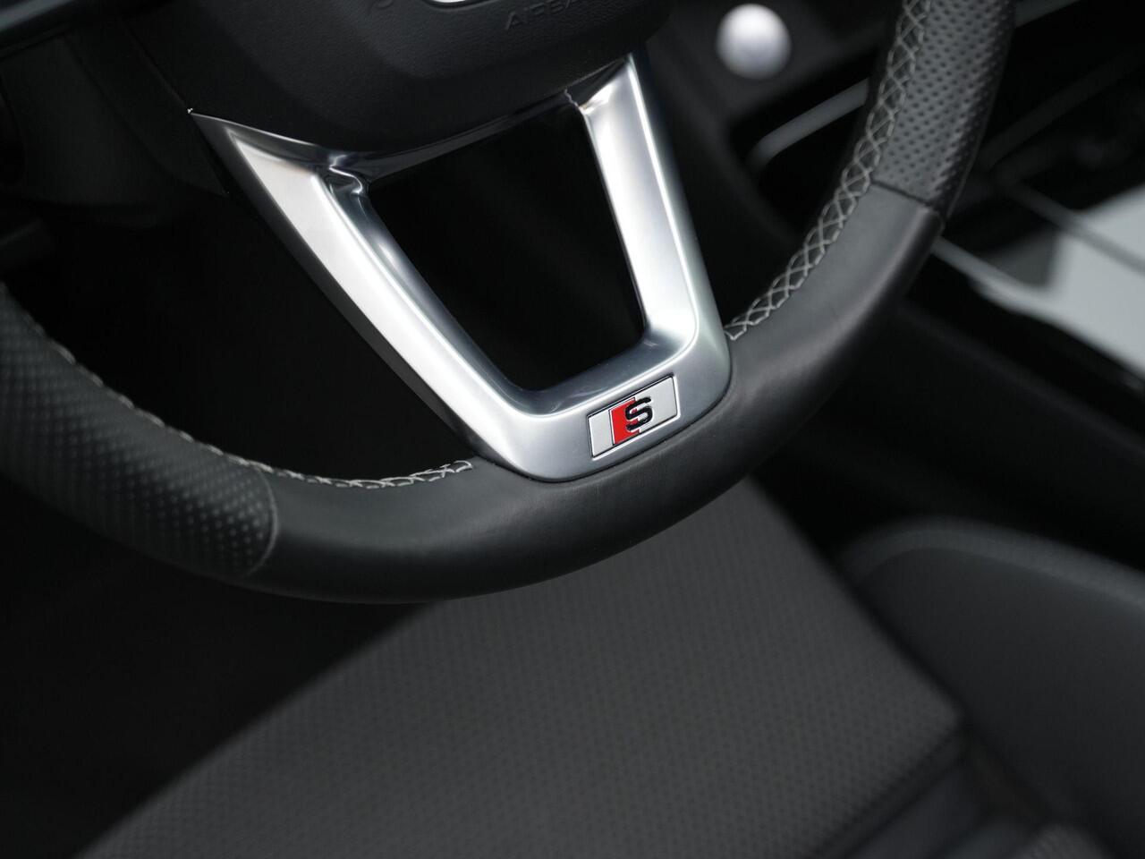 Audi Q5 55 TFSI e Quattro Competition / S-Line | Panoramadak | Trekhaak | Achteruitrijcamera | Stoelverwarming