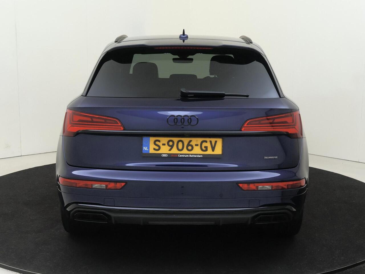 Audi Q5 50 TFSI e S edition Competition | Luchtvering | 360 camera | Head-up display | Lederen bekleding 'Valcona' | 3-zone airco | LED matrix verlichting | Dodehoek detectie |