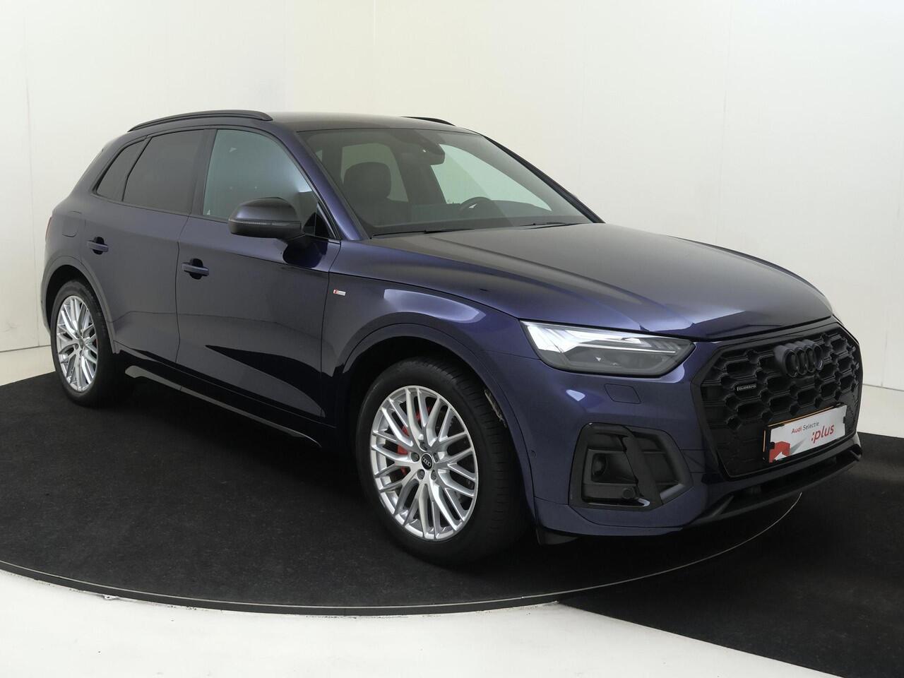 Audi Q5 50 TFSI e S edition Competition | Luchtvering | 360 camera | Head-up display | Lederen bekleding 'Valcona' | 3-zone airco | LED matrix verlichting | Dodehoek detectie |