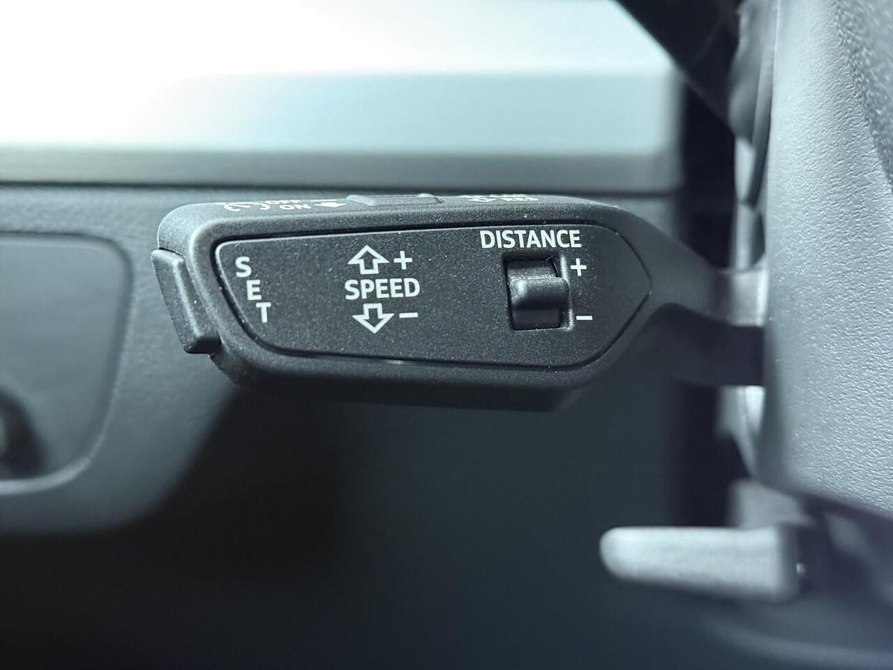 Audi Q5 50 TFSI e S edition | 299 PK | SoH 100% | Adaptive cruise control | Dodehoek detectie | Climate control | S line | Achteruitrijcamera |