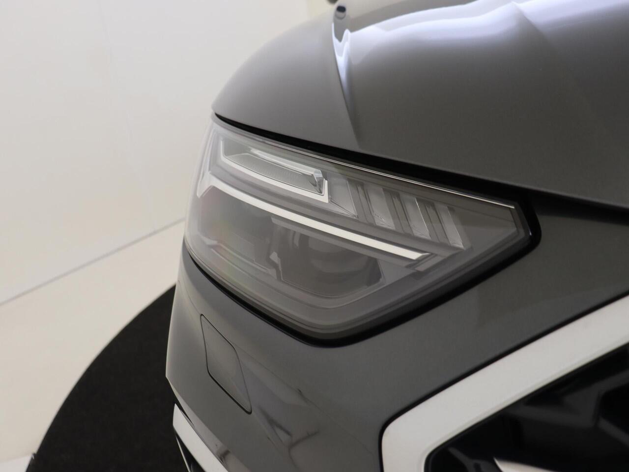 Audi Q5 Sportback 55 TFSI e S edition | Trekhaak | Achteruitrijcamera | 3-zone airco | LED matrix verlichting | Stoelverwarming | Adaptieve cruise control | Audi virtual cockpit |