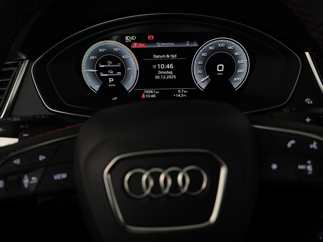 Audi Q5 50 TFSI e S edition 299pk S-tronic | 92% SOH | Parkeersensoren (Park assist) | Rondomzicht camera | Leder | Stoelverwarming | S-Line |
