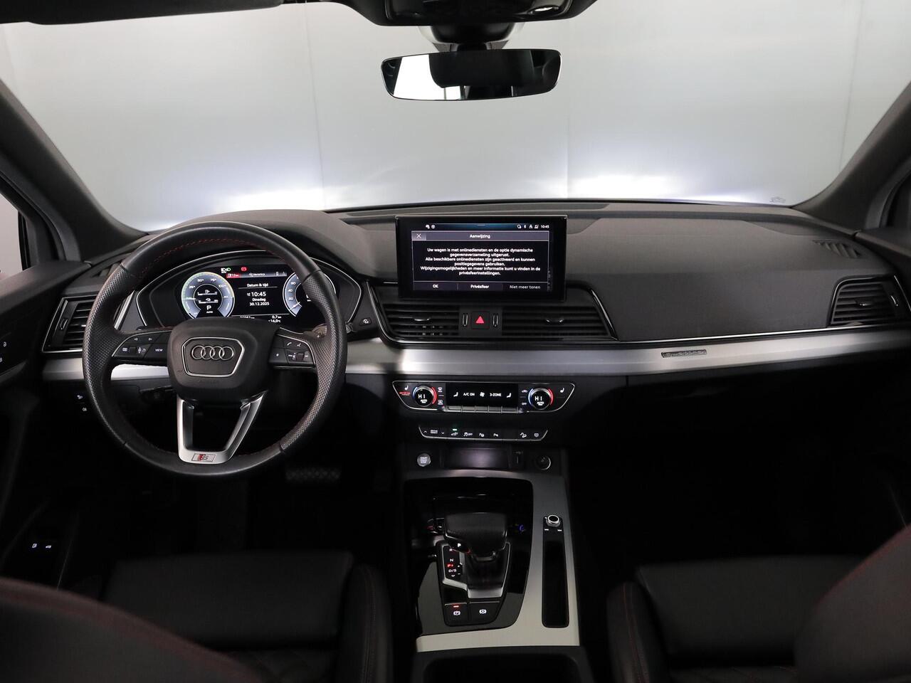 Audi Q5 50 TFSI e S edition 299pk S-tronic | 92% SOH | Parkeersensoren (Park assist) | Rondomzicht camera | Leder | Stoelverwarming | S-Line |