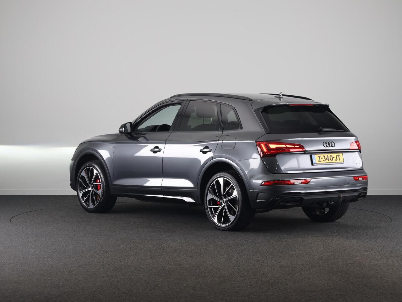 Audi Q5 50 TFSI e S edition Competition 299pk | Adaptieve cruise controle | Stoelverwarming | 21 inch Lichtmetalen velgen | Navigatie